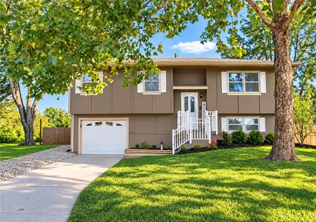 Photo 1 of Single family home for sale at 1113 W 3rd Circle, Edgerton, KS 66021 | MLS# 2647595 | Listing updated on 2026-10-19