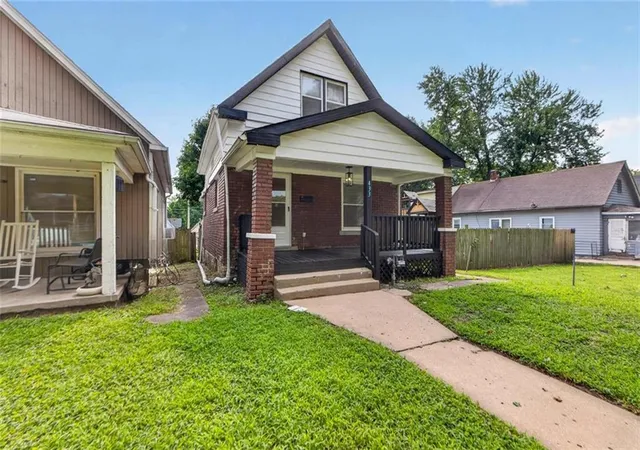 Photo 1 of Single family home for sale at 433 Oakley Ave, Kansas City, MO 64123 | MLS# 2647601 | Listing updated on 2026-10-20