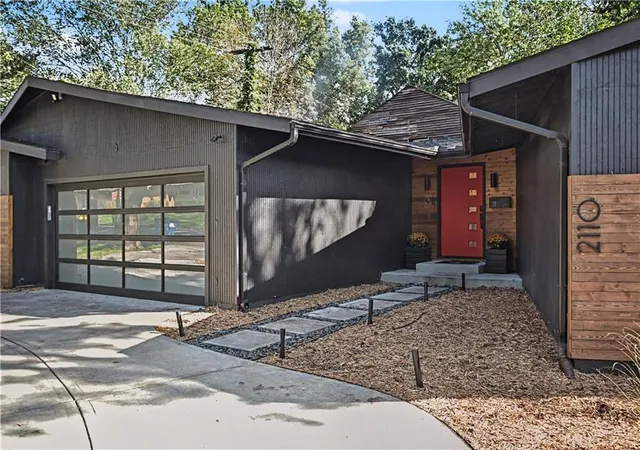 Photo 2 of Single family home for sale at 2110 W 71st Terrace, Prairie Village, KS 66208 | MLS# 2647611 | Listing updated on 2026-10-22