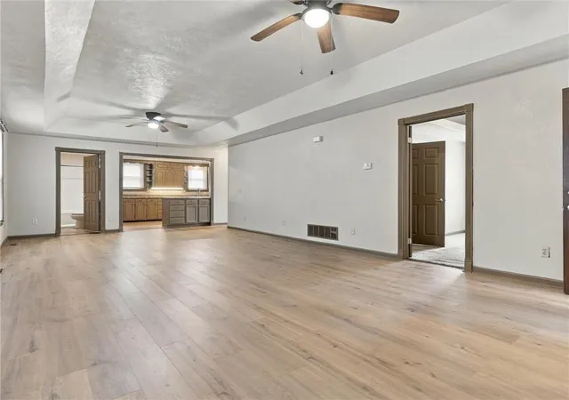 Photo 3 of Single family home for sale at 701 Isley Blvd, Excelsior Springs, MO 64024 | MLS# 2647612 | Listing updated on 2026-10-20