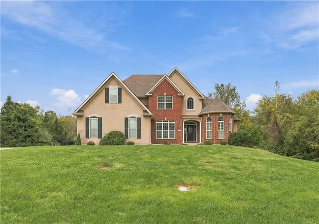 Single family home for sale at 805 SE Willow Pl, Blue Springs, MO 64014 | MLS# 2647632