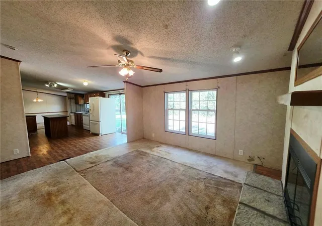 Photo 4 of Single family home for sale at 25 Mine Crk Cir, Mound City, KS 66056 | MLS# 2647639 | Listing updated on 2026-10-21