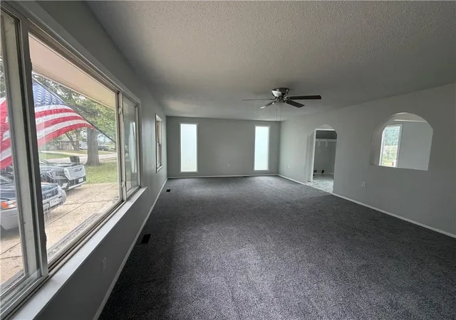 Photo 2 of Single family home for sale at 1305 Farview Dr, Independence, MO 64056 | MLS# 2647640 | Listing updated on 2026-10-26