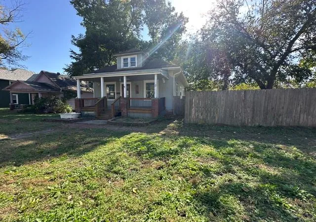 Photo 3 of Single family home for sale at 105 E Miami St, Paola, KS 66071 | MLS# 2647644 | Listing updated on 2026-10-29