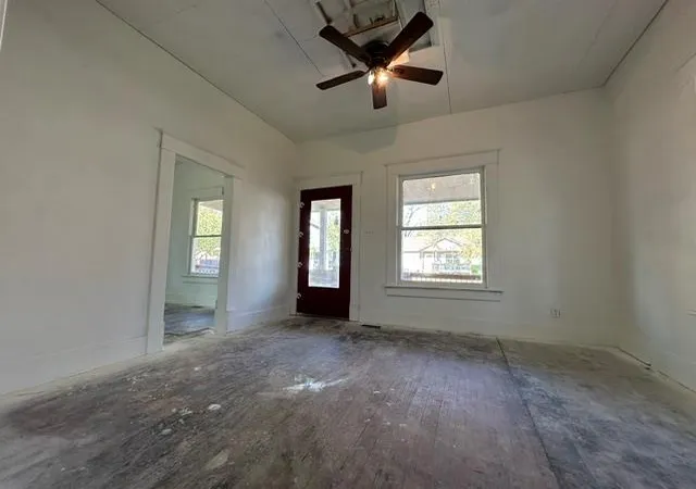 Photo 4 of Single family home for sale at 105 E Miami St, Paola, KS 66071 | MLS# 2647644 | Listing updated on 2026-10-29