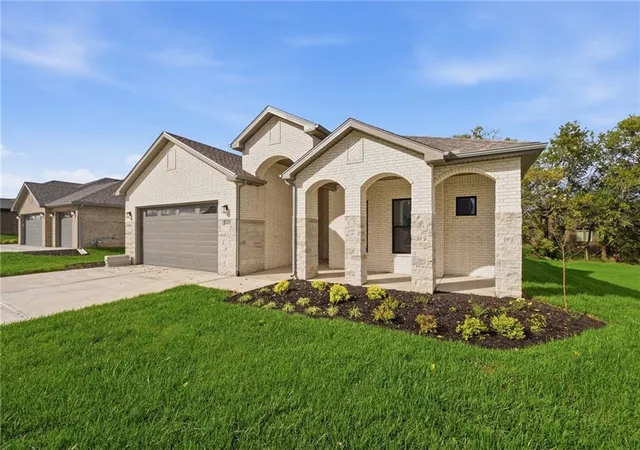 Photo 2 of Single family home for sale at 18390 W 195th Street, Spring Hill, KS 66083 | MLS# 2647649 | Listing updated on 2026-10-22