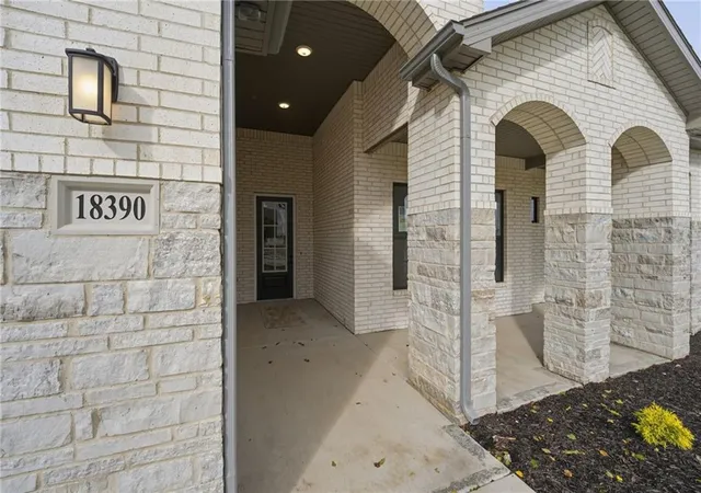 Photo 3 of Single family home for sale at 18390 W 195th Street, Spring Hill, KS 66083 | MLS# 2647649 | Listing updated on 2026-10-22