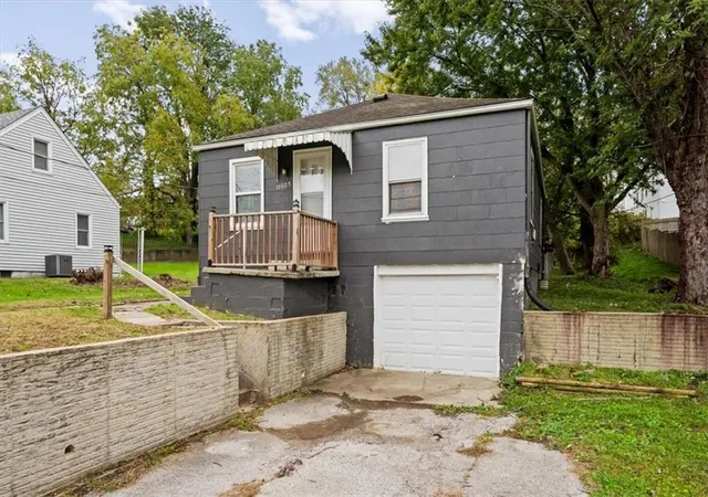 Photo 1 of Sale Pending at 11503 Hackett St, Sugar Creek, MO 64054 | MLS# 2647651 | Listing updated on 2026-10-20