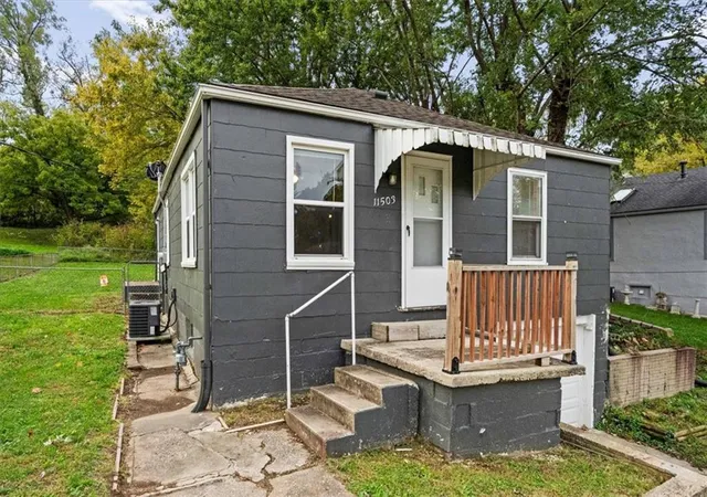 Photo 2 of Sale Pending at 11503 Hackett St, Sugar Creek, MO 64054 | MLS# 2647651 | Listing updated on 2026-10-20