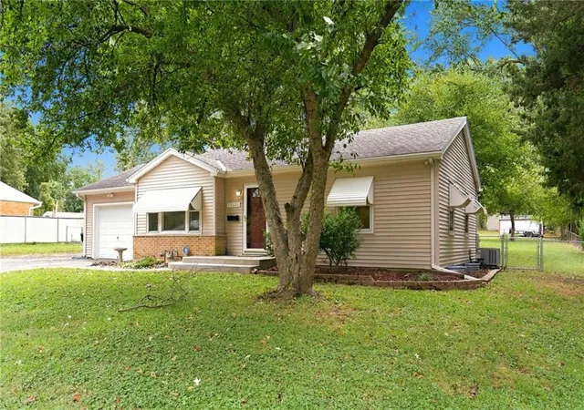 Single family home for sale at 10601 E Sheley Rd, Independence, MO 64052 | MLS# 2647654
