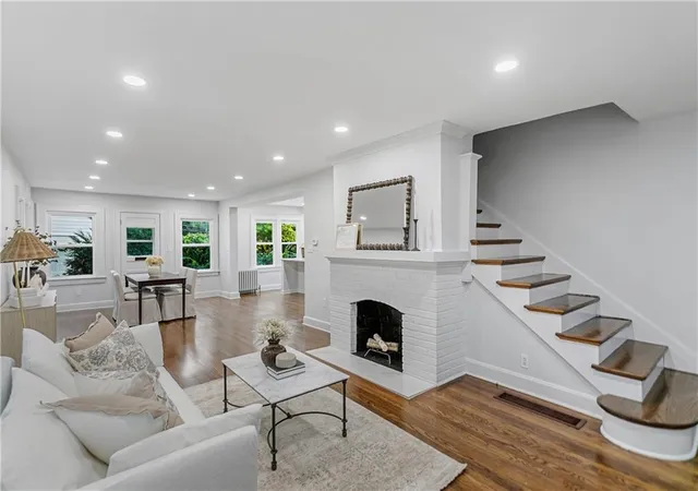 Photo 3 of Single family home for sale at 5616 Wyandotte St, Kansas City, MO 64113 | MLS# 2647656 | Listing updated on 2026-10-21