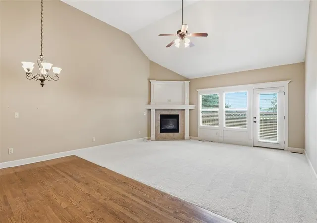 Photo 4 of Townhouse for sale at 811 NE Lone Hl Dr, Lees Summit, MO 64064 | MLS# 2647687 | Listing updated on 2026-10-29