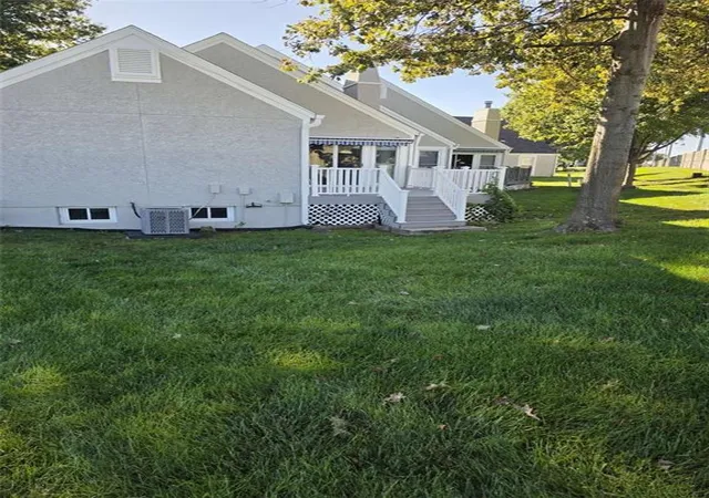 Photo 3 of Townhouse for sale at 9704 N Locust Dr, Kansas City, MO 64155 | MLS# 2647689 | Listing updated on 2026-10-19