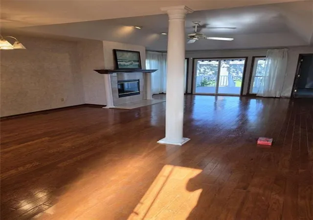 Photo 4 of Townhouse for sale at 9704 N Locust Dr, Kansas City, MO 64155 | MLS# 2647689 | Listing updated on 2026-10-19