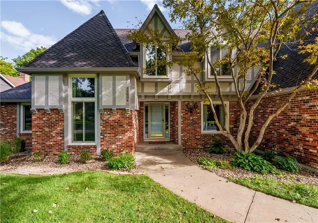 Photo 2 of Single family home for sale at 11004 W 120th Terrace, Overland Park, KS 66213 | MLS# 2647693 | Listing updated on 2026-10-23
