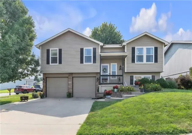 Single family home for sale at 2210 Meadow Trl, Saint Joseph, MO 64503 | MLS# 2647703