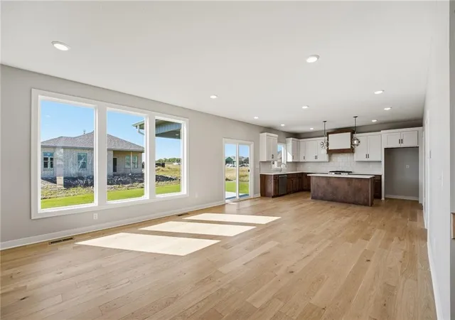 Photo 4 of Single family home for sale at 18455 W 195th Street, Spring Hill, KS 66083 | MLS# 2647705 | Listing updated on 2026-10-22