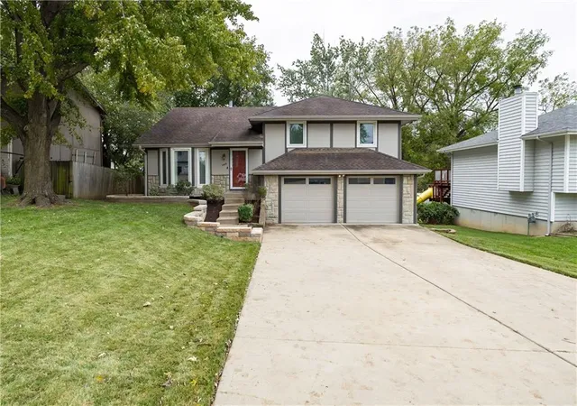 Single family home for sale at 140 Debra St, Lansing, KS 66043 | MLS# 2647711