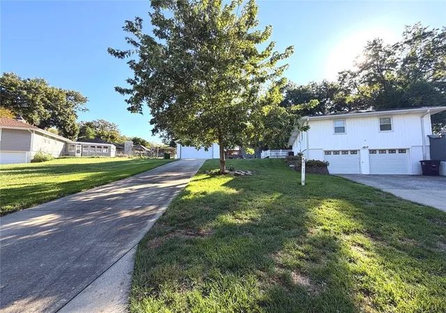 Photo 4 of Single family home for sale at 9700 E 82nd Terrace, Raytown, MO 64138 | MLS# 2647717 | Listing updated on 2026-10-29