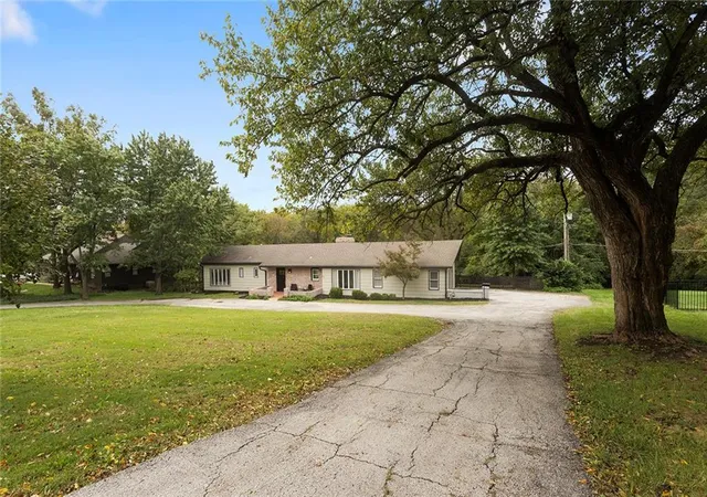 Photo 2 of Single family home for sale at 9730 State Line Rd, Leawood, KS 66206 | MLS# 2647719 | Listing updated on 2026-10-18
