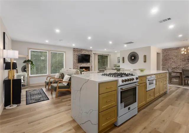 Photo 3 of Single family home for sale at 9730 State Line Rd, Leawood, KS 66206 | MLS# 2647719 | Listing updated on 2026-10-18