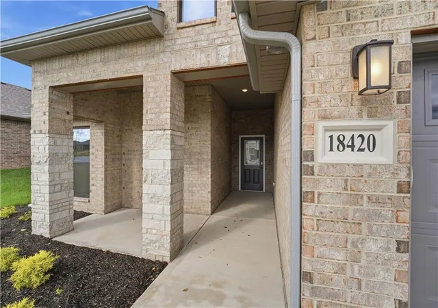 Photo 2 of Single family home for sale at 18420 W 195th Street, Spring Hill, KS 66083 | MLS# 2647720 | Listing updated on 2026-10-22