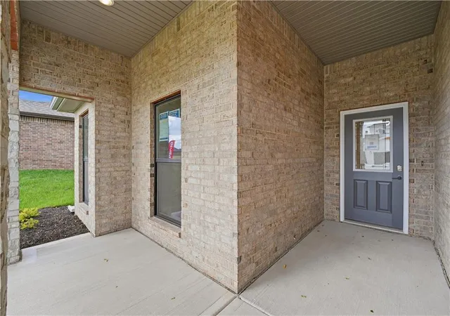 Photo 3 of Single family home for sale at 18420 W 195th Street, Spring Hill, KS 66083 | MLS# 2647720 | Listing updated on 2026-10-22