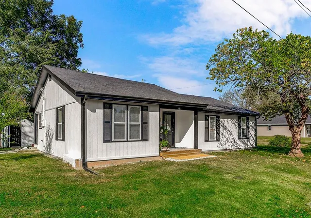 Photo 2 of Single family home for sale at 203 N Pennsylvania Ave, East Lynne, MO 64743 | MLS# 2647721 | Listing updated on 2026-10-29