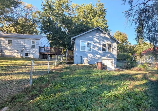 Photo 4 of Single family home for sale at 439 E Aberdeen St, Independence, MO 64055 | MLS# 2647722 | Listing updated on 2026-10-19