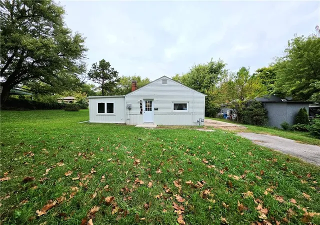 Photo 2 of Single family home for sale at 15812 E Independence Ave, Independence, MO 64050 | MLS# 2647723 | Listing updated on 2026-10-21