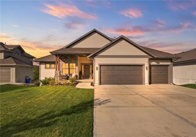Photo 1 of Single family home for sale at 2850 W Wabash St, Olathe, KS 66061 | MLS# 2647727 | Listing updated on 2026-10-22