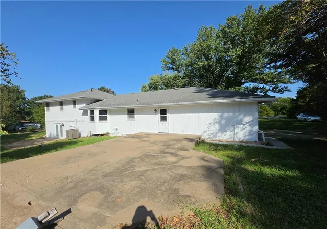 Photo 4 of Single family home for sale at 29397 Hwy U, Sedalia, MO 65301 | MLS# 2647729 | Listing updated on 2026-10-20