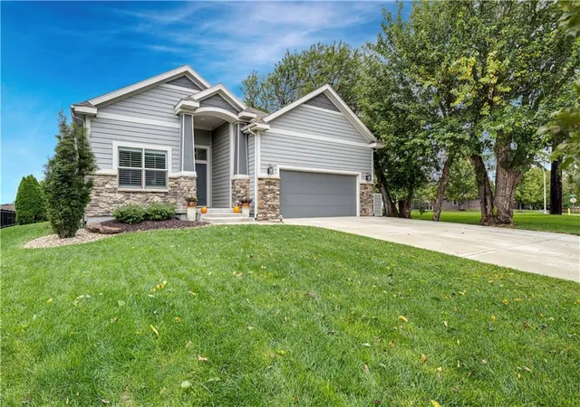 Photo 2 of Sale Pending at 16300 S Britton St, Olathe, KS 66062 | MLS# 2647732 | Listing updated on 2026-10-23
