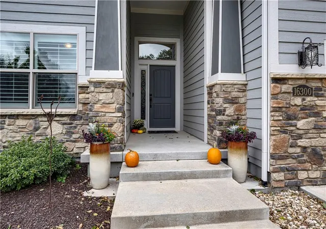 Photo 3 of Sale Pending at 16300 S Britton St, Olathe, KS 66062 | MLS# 2647732 | Listing updated on 2026-10-23