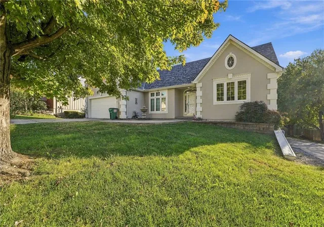 Photo 2 of Single family home for sale at 3101 NE 69th Street, Kansas City, MO 64119 | MLS# 2647733 | Listing updated on 2026-10-22