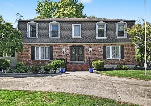 Photo 2 of Sale Pending at 4950 Parish Dr, Roeland Park, KS 66205 | MLS# 2647734 | Listing updated on 2026-10-23