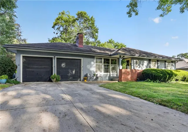 Photo 1 of Single family home for sale at 5019 Pawnee Dr, Roeland Park, KS 66205 | MLS# 2647742 | Listing updated on 2026-10-22
