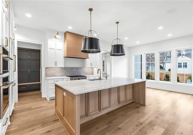 Photo 2 of Single family home for sale at 2920 W 48th Terrace, Westwood, KS 66205 | MLS# 2647746 | Listing updated on 2026-10-20