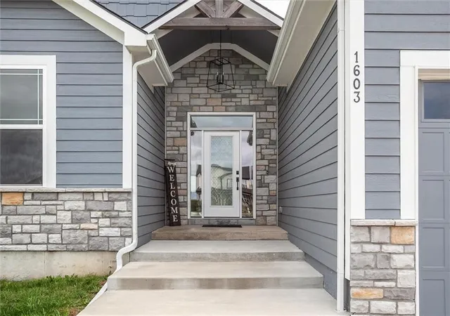 Photo 4 of Single family home for sale at 1603 Marvin Ct, Harrisonville, MO 64701 | MLS# 2647747 | Listing updated on 2026-10-20
