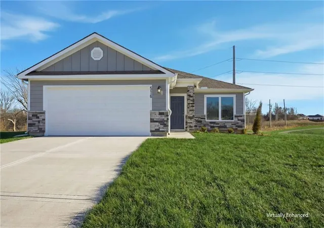 Single family home for sale at 1606 SW 10th Terrace, Oak Grove, MO 64075 | MLS# 2647752
