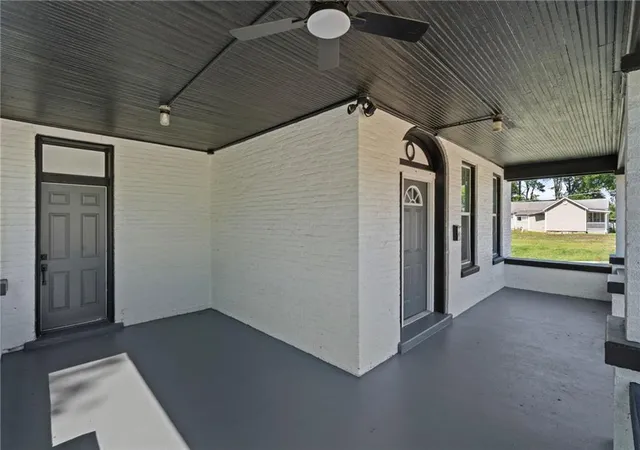 Photo 3 of Single family home for sale at 222 W Market St, Warrensburg, MO 64093 | MLS# 2647766 | Listing updated on 2026-10-19
