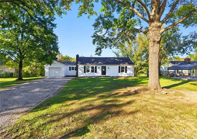 Photo 2 of Single family home for sale at 106 Dunns Ln, Richmond, MO 64085 | MLS# 2647767 | Listing updated on 2026-10-29