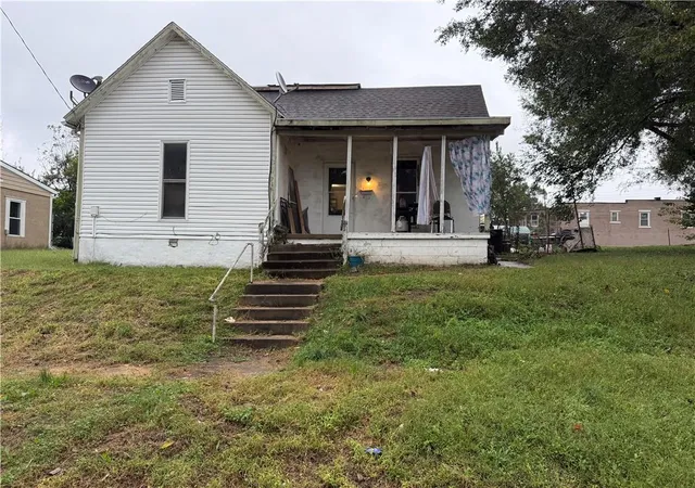 Photo 1 of Single family home for sale at 214 S 23rd Street, Lexington, MO 64067 | MLS# 2647772 | Listing updated on 2026-10-19
