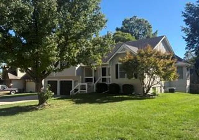 Photo 2 of Single family home for sale at 1705 Ne Misty Ln, Lees Summit, MO 64086 | MLS# 2647773 | Listing updated on 2026-10-20