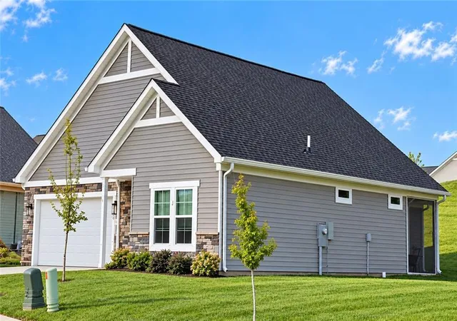 Photo 2 of Single family home for sale at 2924 N 114th Terrace, Kansas City, KS 66109 | MLS# 2647774 | Listing updated on 2026-10-23