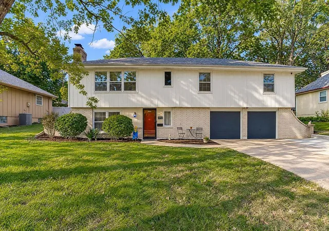 Photo 1 of Single family home for sale at 11712 E 62nd Terrace, Kansas City, MO 64133 | MLS# 2647777 | Listing updated on 2026-10-22
