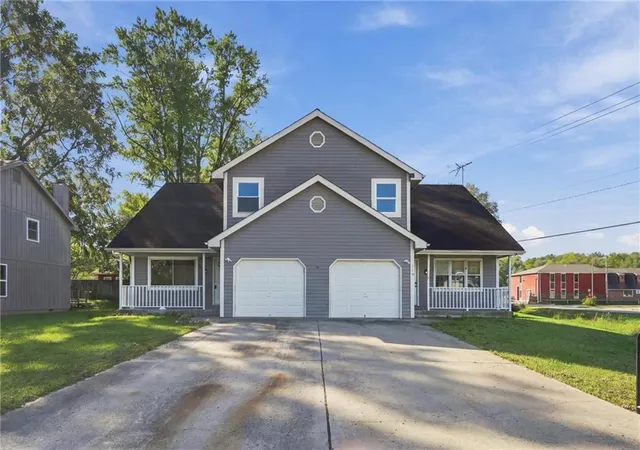Photo 1 of Multi family home for sale at 307a E Main St, Smithville, MO 64089 | MLS# 2647778 | Listing updated on 2026-10-20
