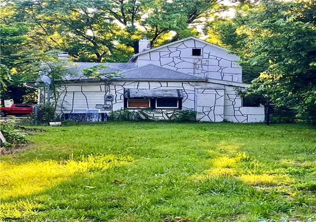 Photo 2 of Single family home for sale at 1327 S Kentucky Ave, Joplin, MO 64801 | MLS# 2647781 | Listing updated on 2026-10-24