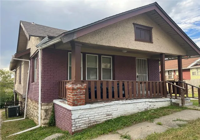 Single family home for sale at 4300 Montgall Ave, Kansas City, MO 64130 | MLS# 2647783