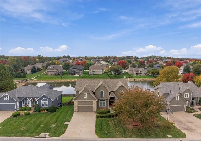 Single family home for sale at 2808 SW Arthur Dr, Lee's Summit, MO 64082 | MLS# 2647786